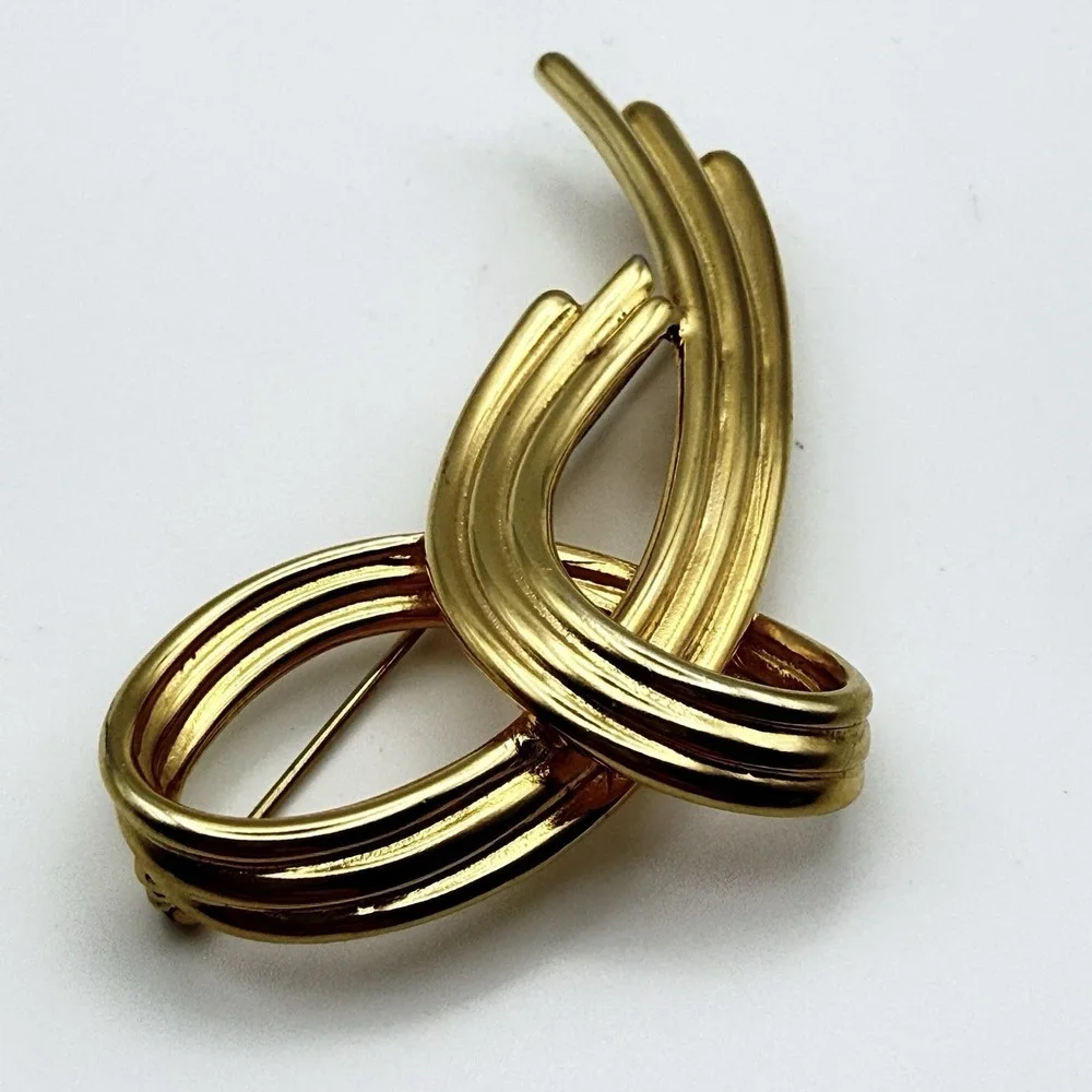 Vintage Gold Tone Knot Brooch Modernist Ribbon Swirl Statement Pin Bold  2.75